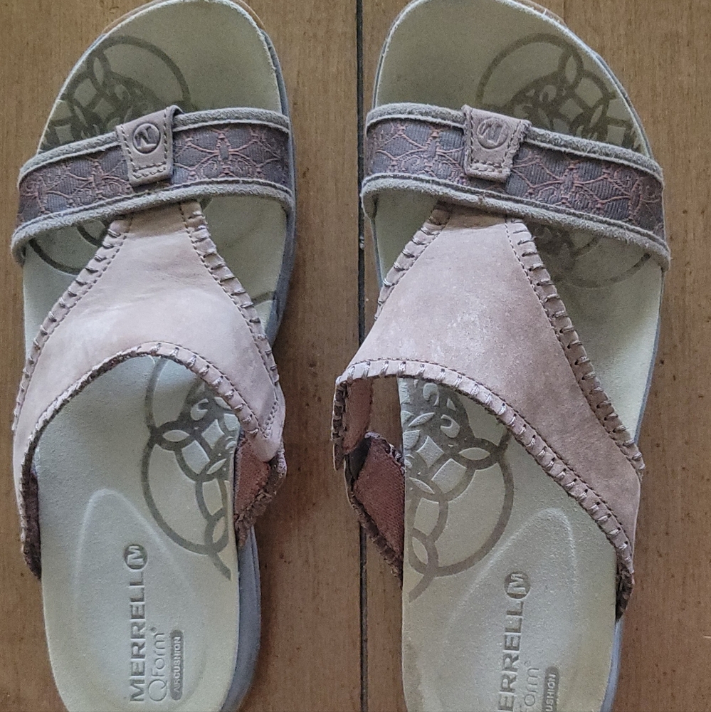 Merrell Women's Tan Sandals